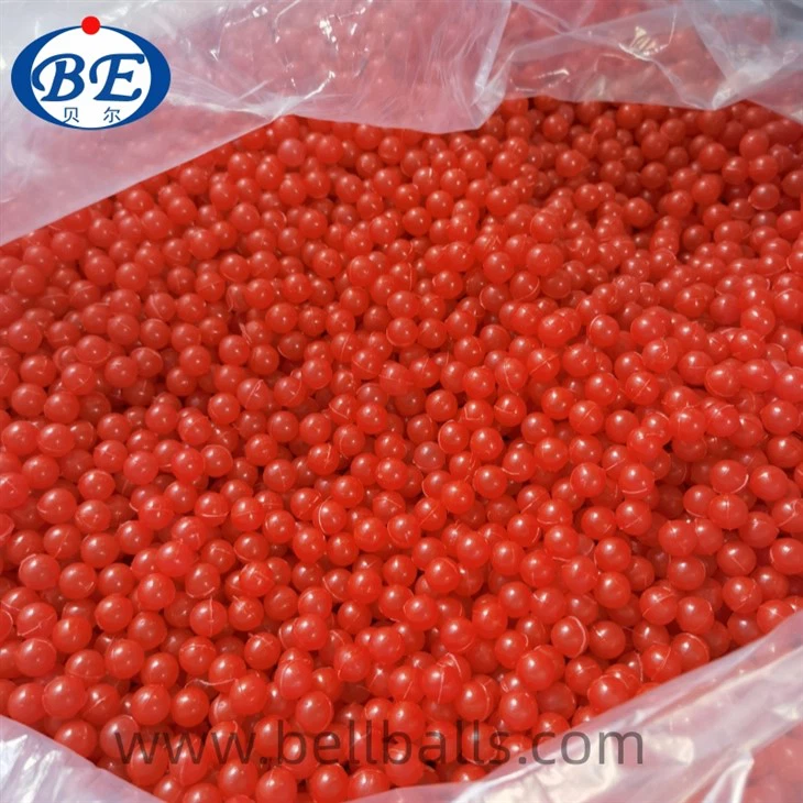 Quả bóng nhựa màu đỏ rỗng